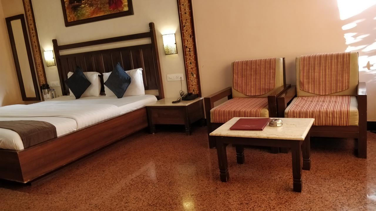 Hotel Mount Regency Маунт-Абу Экстерьер фото